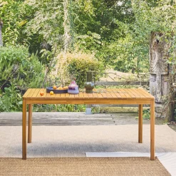 Gartentisch aus Akazienholz mit abgerundeten Ecken, 8 Plätze