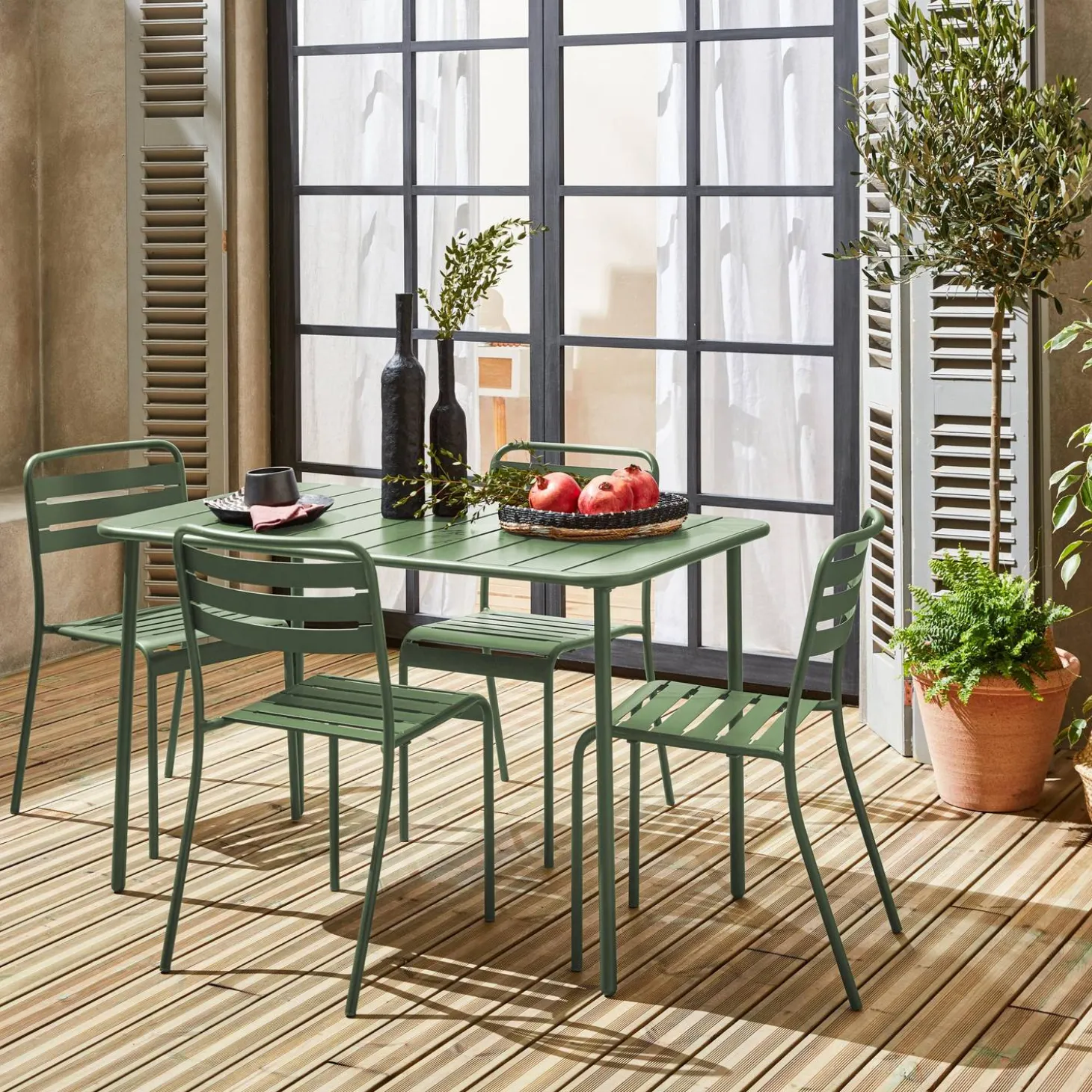 Gartentisch + 4 Stühle aus Stahl