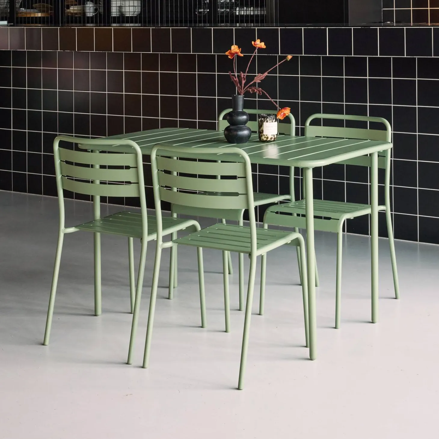 Gartentisch + 4 Stühle aus Stahl