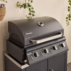 Gasgrill mit 4 Brennern zum Stellen auf einen Unterschrank