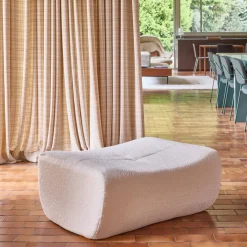 Hocker, Fußhocker mit strukturiertem Bouclé-Bezug für Sessel und Sofas