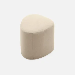 Hocker in Kieselsteinform mit Stoffbezug
