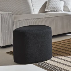 Hocker in Kieselsteinform mit Stoffbezug