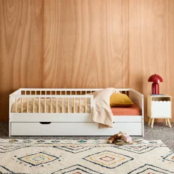 Kinderbett 90 x 190 cm aus naturbelassenem Kiefernholz mit Lattenrost und Ausziehbett
