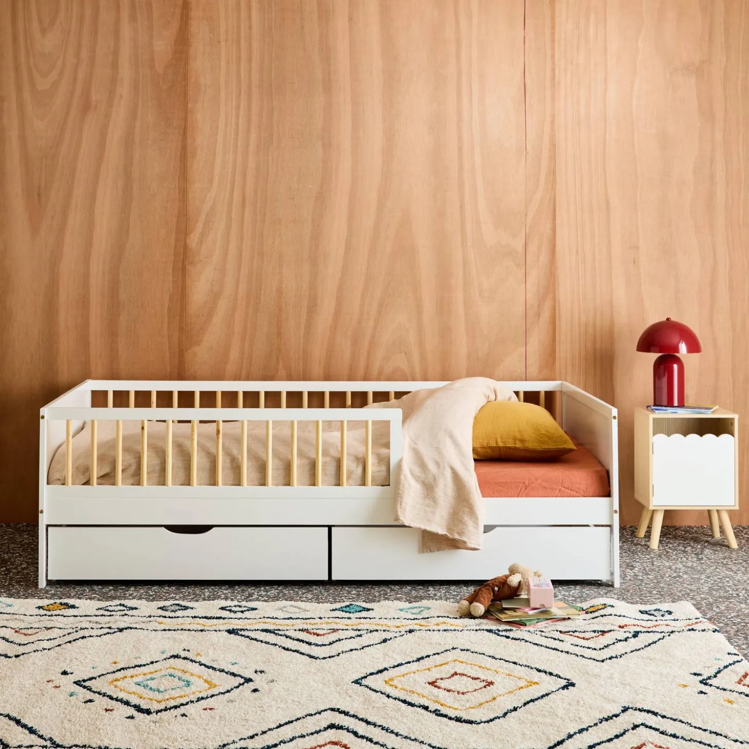 Kinderbett 90 x 190 cm aus naturbelassenem Kiefernholz mit Lattenrost und Schubladen