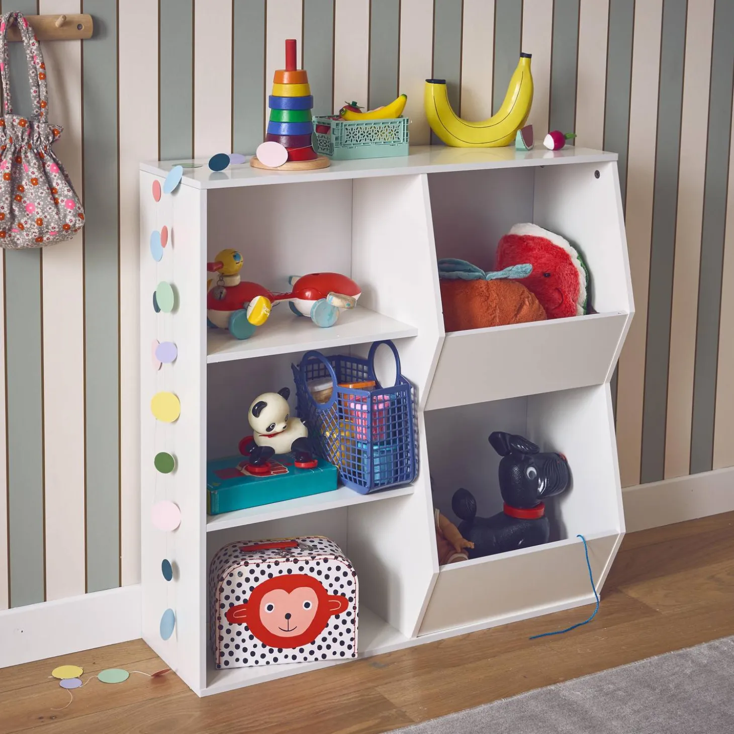 Kinderregal, 3 Ablagen und 2 Aufbewahrungsfächer