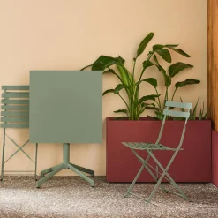 Klappbarer Bistro-Gartentisch aus Stahl + 2 Stühle