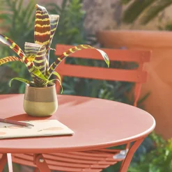 Klappbarer Bistro-Gartentisch aus Stahl + 2 Stühlen