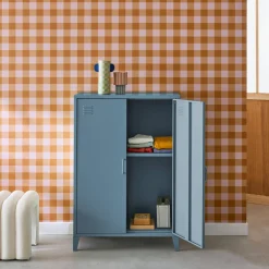 Kommode/Schrank im industriellen Stil aus Metall mit 2 Türen