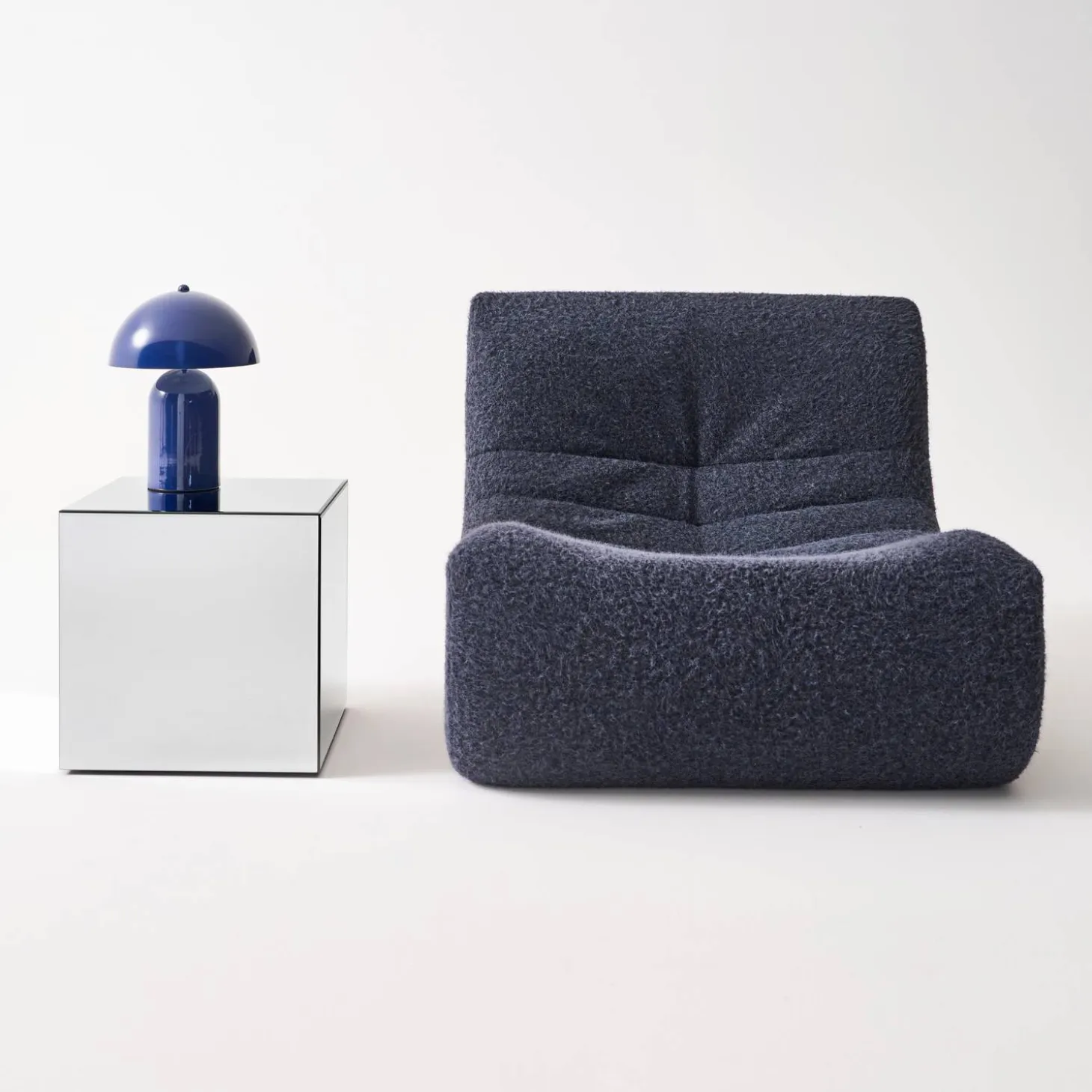 Kubischer Tisch mit Spiegelglas, Sofaende, Beistelltisch, 40 cm