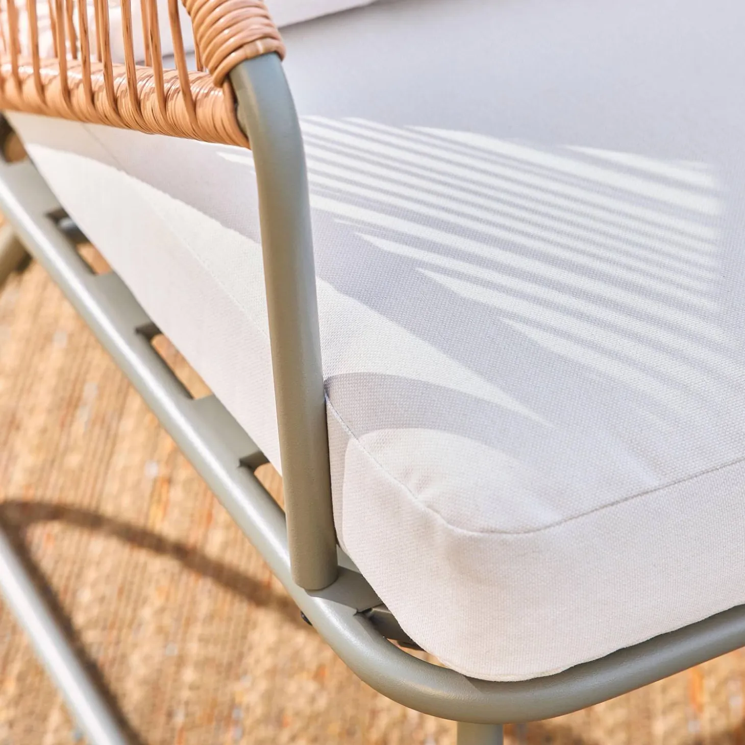 Loungeset aus Metall und Kunststoff, 4 Sitzplätze