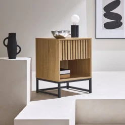 Moderner Nachttisch mit geriffeltem Holzdekor 1 Schublade