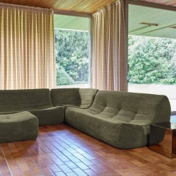 Modulares Ecksofa für 7 Personen mit Cordbezug und Hocker