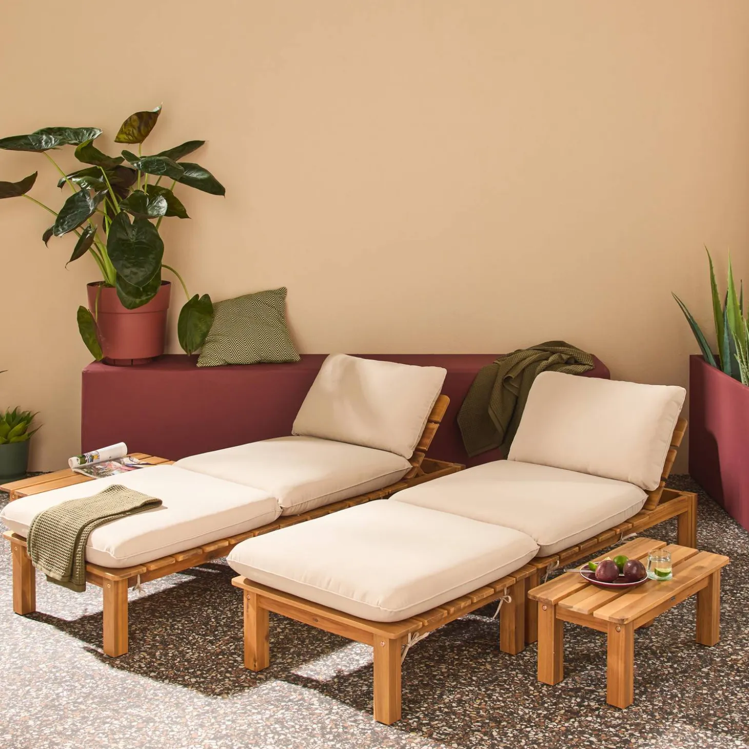 Modulares Loungeset aus naturfarbenem Akazienholz, 2-Sitzer, 3-fach verstellbar mit Tisch