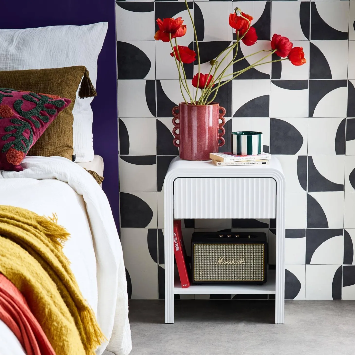Nachttisch mit geriffeltem Holzlook 1 Schublade, 1 Regal