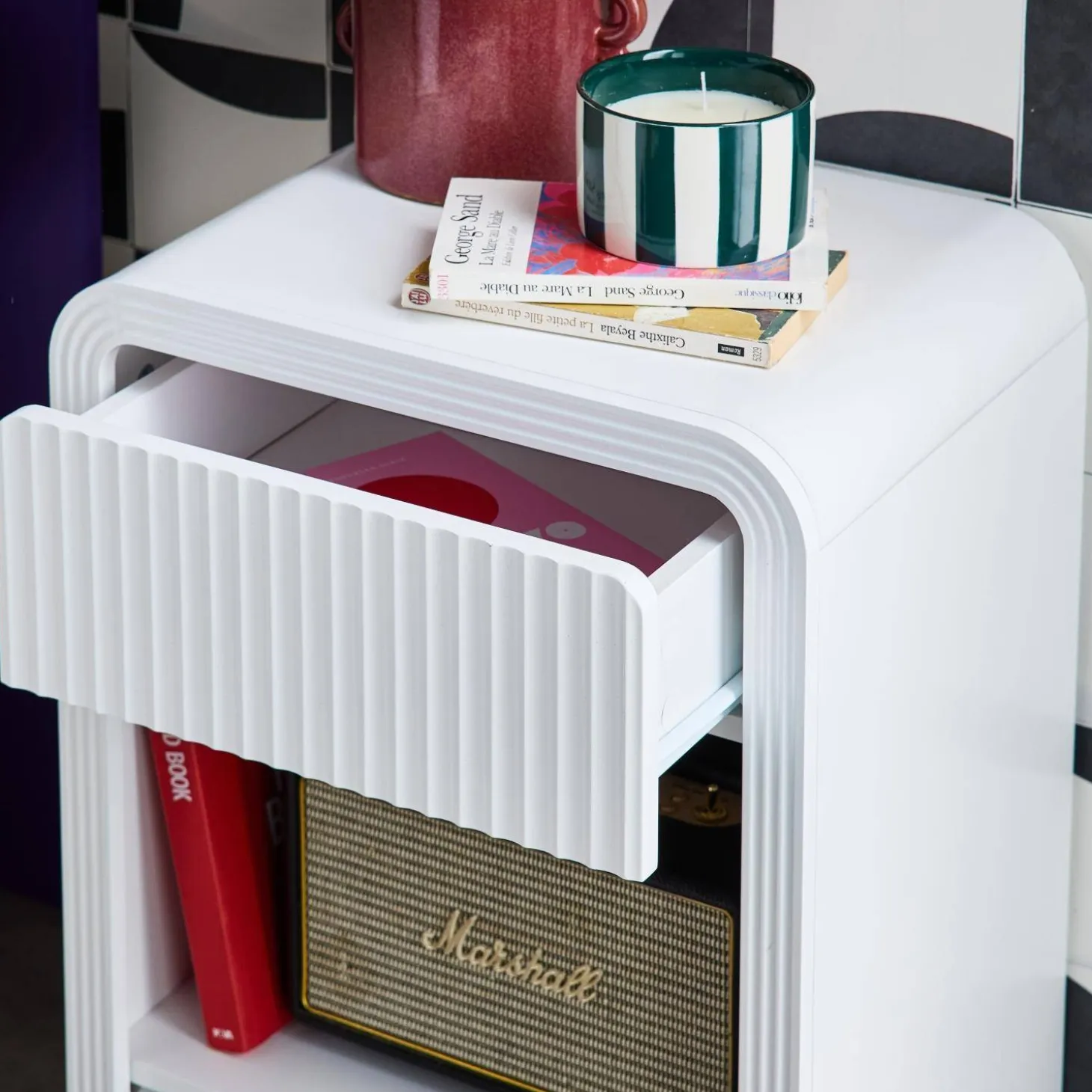 Nachttisch mit geriffeltem Holzlook 1 Schublade, 1 Regal