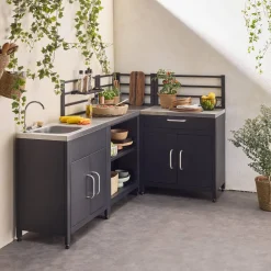 Outdoor-Küche mit 4 Stahlelementen