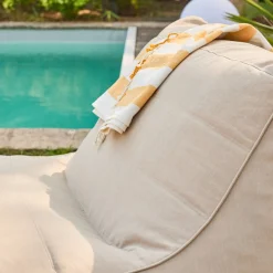 Outdoor-Sessel mit Olefin-Bezug beige