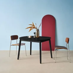 Ovaler ausziehbarer Esszimmer-Tisch Heveaholz und Eichenfurnier, für 4-6 Personen