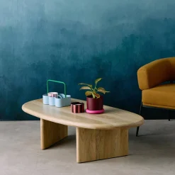 Ovaler Couchtisch aus Mangoholz