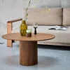 Ovaler Couchtisch mit geriffelter Holzoptik