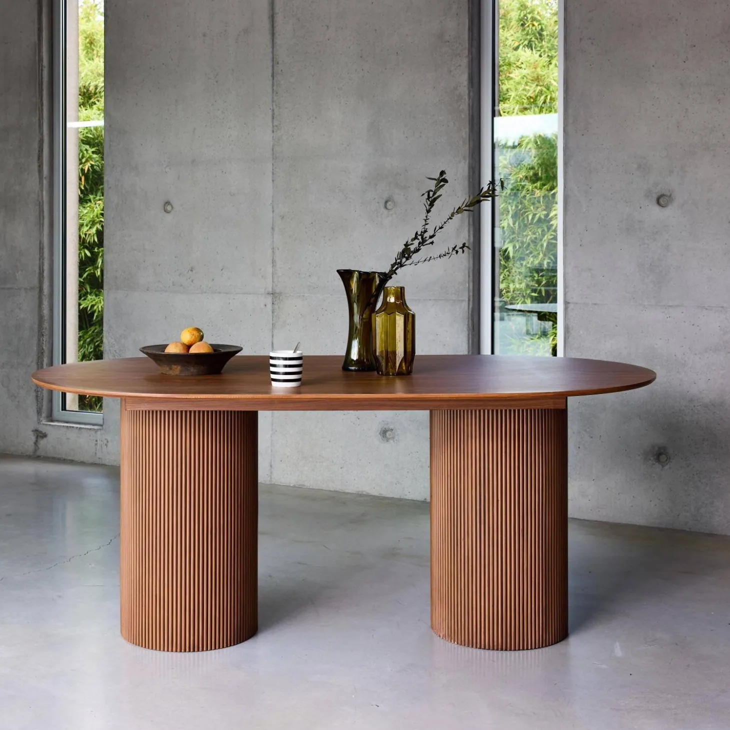Ovaler Esstisch mit geriffelter Holzoptik 4-6 Sitzplätze, 180 cm