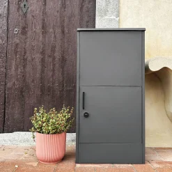 Paketbox 56 cm aus verzinktem Stahl mit Schloss.
