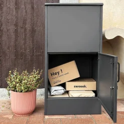 Paketbox 56 cm aus verzinktem Stahl mit Schloss.