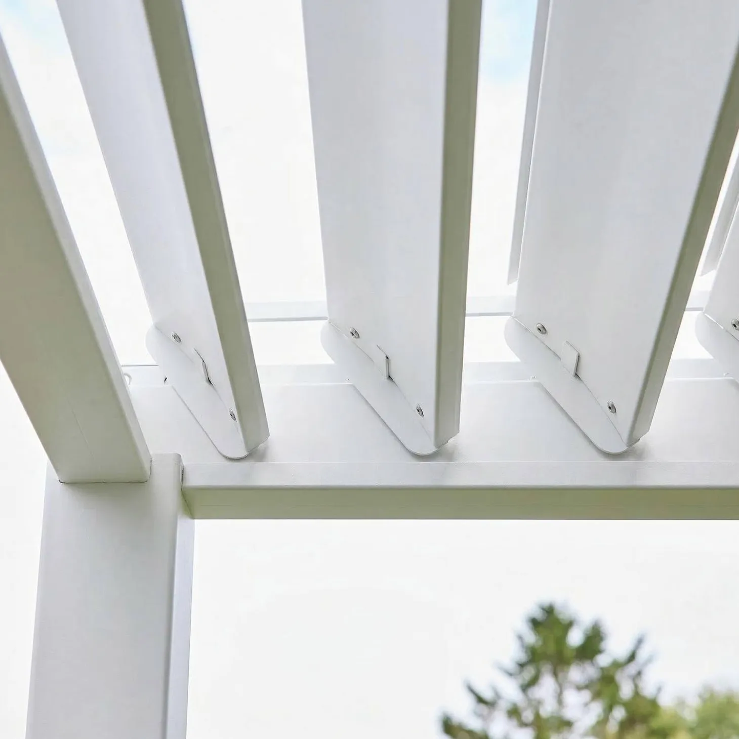 Pergola mit Lamellendach Triomphe 3x4m mit 3 Lamellenwänden 130cm