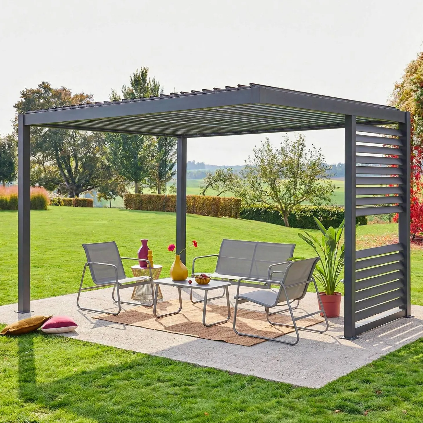 Pergola mit Lamellendach und integrierter Lamellenwand Palace Deluxe 3,5x3,5m