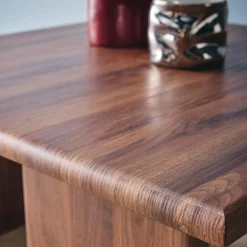 Quadratischer Couchtisch