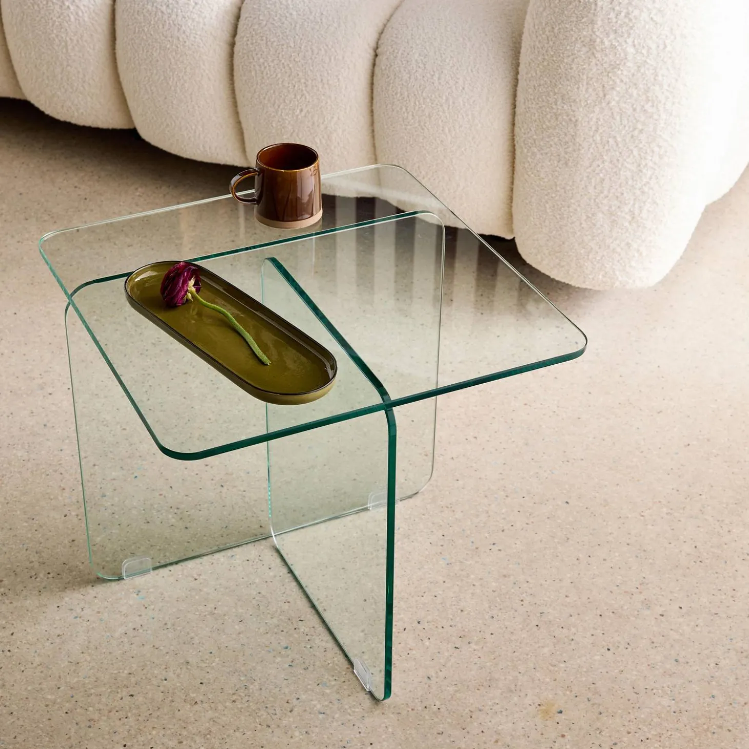 Quadratischer Couchtisch aus gehärtetem Glas