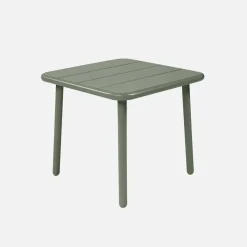 Quadratischer Couchtisch für den Garten aus Stahl