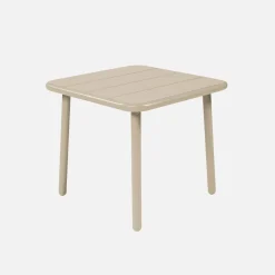Quadratischer Couchtisch für den Garten aus Stahl