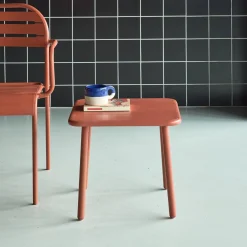 Quadratischer Couchtisch für den Garten aus Stahl