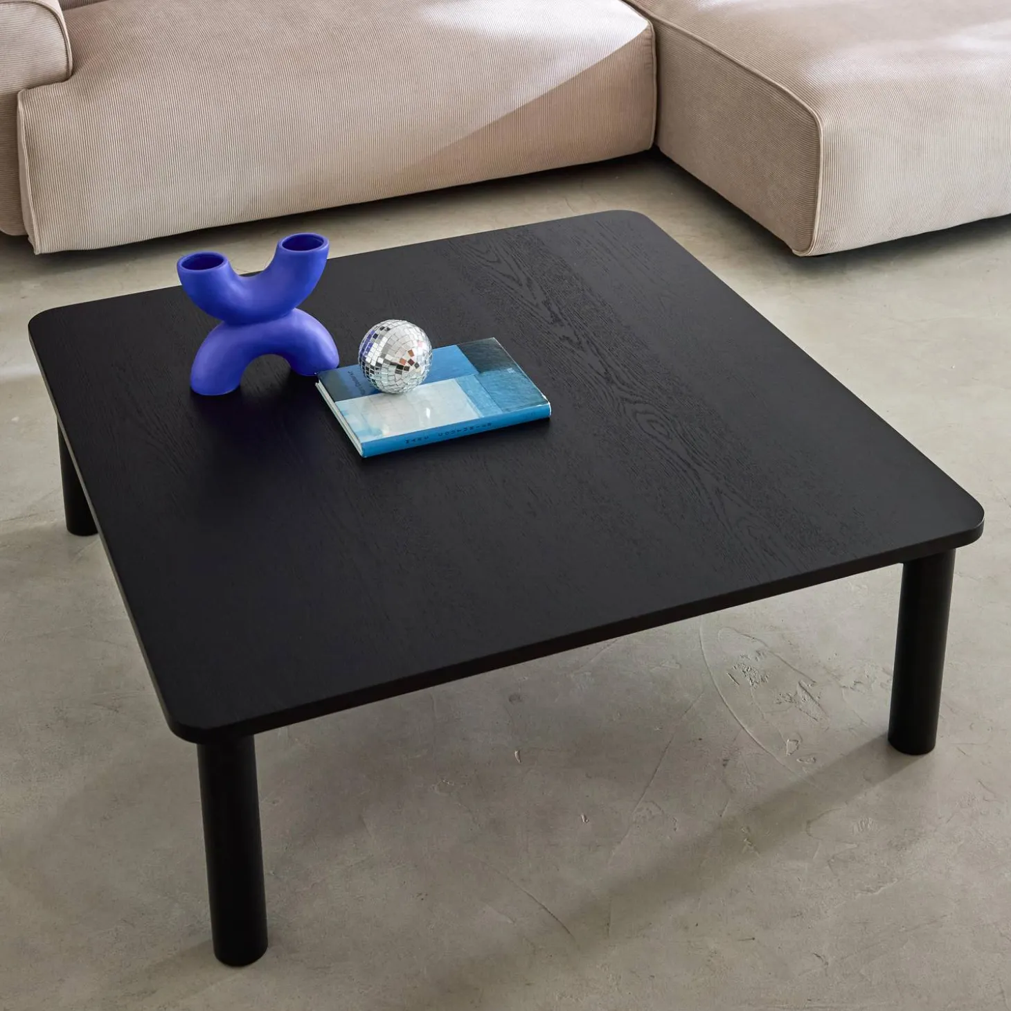 Quadratischer Couchtisch Heveaholz und Eichenfurnier
