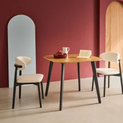 Quadratischer Esstisch im Holzlook mit schwarzen Metallbeinen für 4 Personen