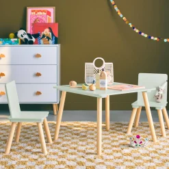 Quadratischer Kindertisch mit 2 Stühlen, Beine aus Kiefer