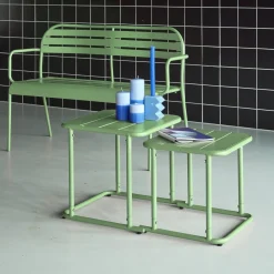 Quadratischer Satztisch für den Außenbereich aus Stahl