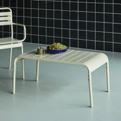 Rechteckiger Couchtisch aus Stahl für den Garten