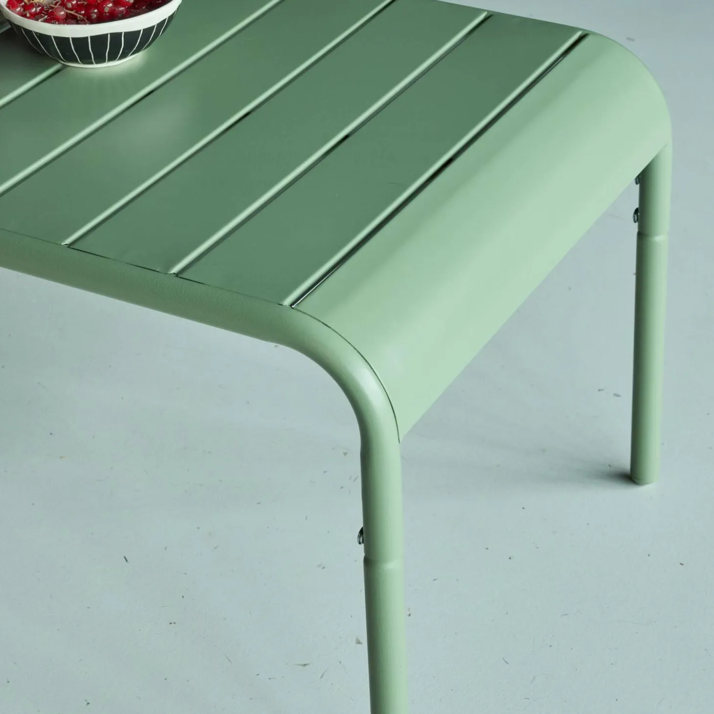 Rechteckiger Couchtisch aus Stahl für den Garten