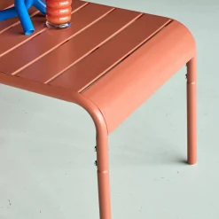 Rechteckiger Couchtisch aus Stahl für den Garten