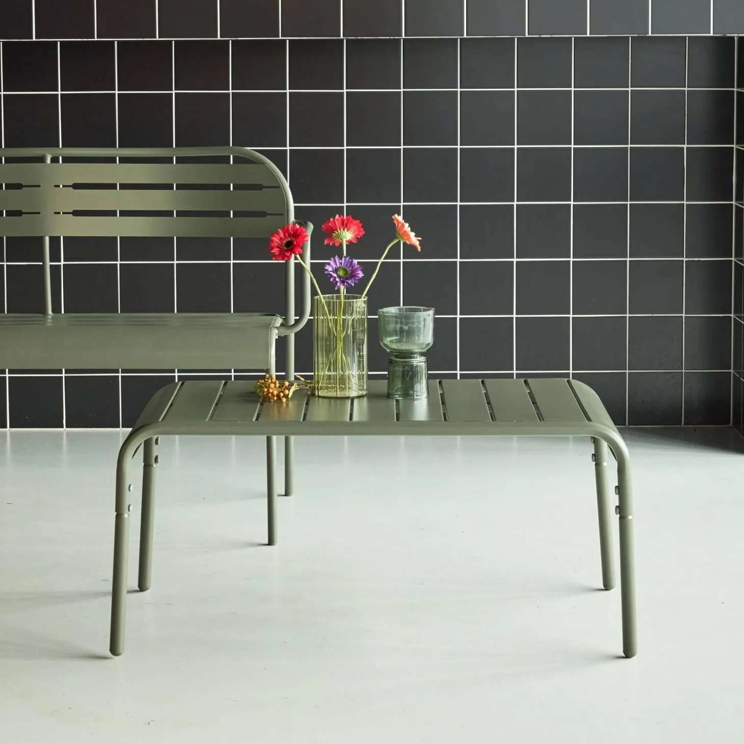 Rechteckiger Couchtisch aus Stahl für den Garten