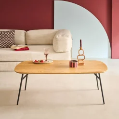 Rechteckiger Couchtisch im Eichenlook mit schwarzen Metallbeinen