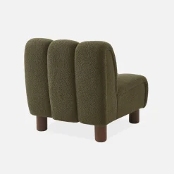 Relaxsessel mit abgerundeten Beinen aus Holz mit Bouclé-Bezug