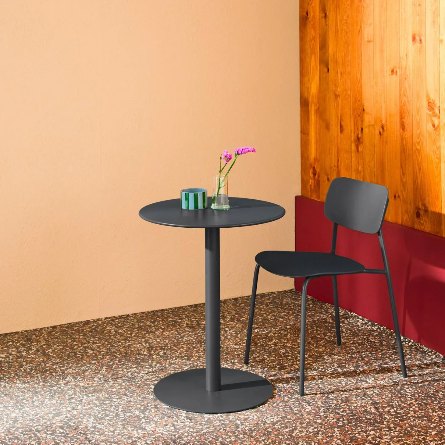 Runder Bistro-Gartentisch aus Stahl für 2 Personen