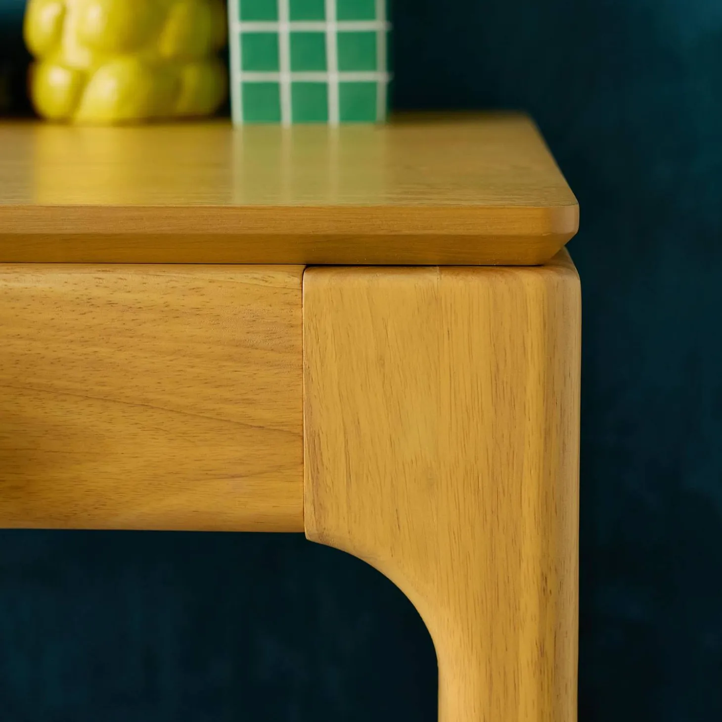 Schreibtisch aus Heveaholz und MDF mit Eschenfurnier 2 Schubladen