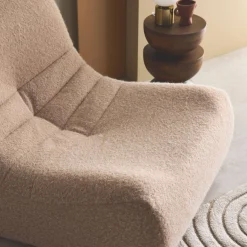 Sessel mit Bezug im Alpaka-Look