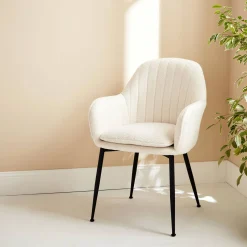 Sessel mit Bouclé Teddystoff und Metallbeinen