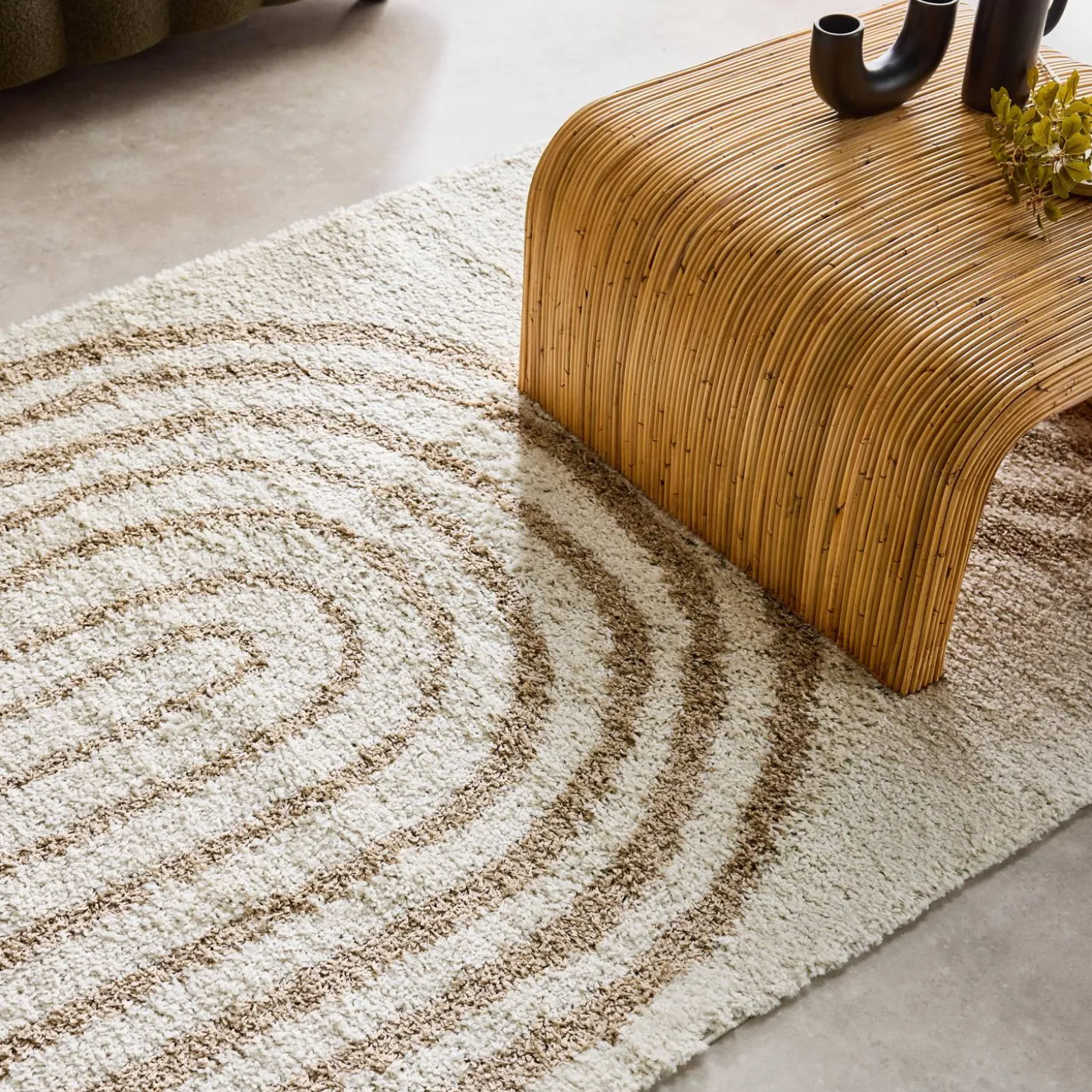 Shaggy-Teppich mit Bogenmuster, beige